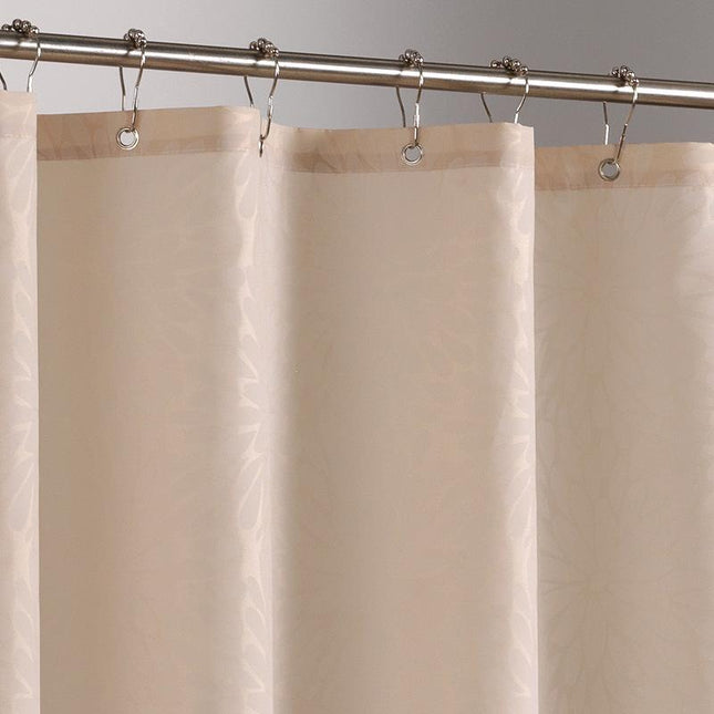 Cremefarvet badeforhæng med diskret mønster