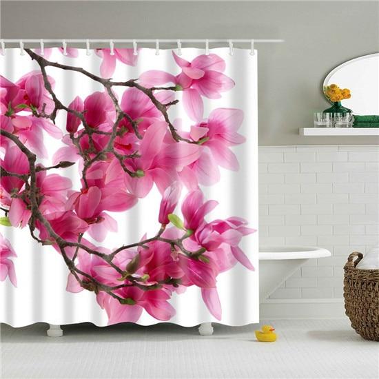 Badeforhæng med pink magnolia blomster