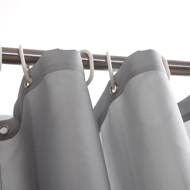 Ensfarvet gråt badeforhæng i polyester stof