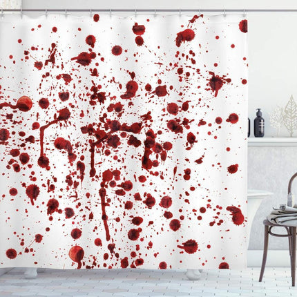 Uhyggeligt badeforhæng med blodstænk