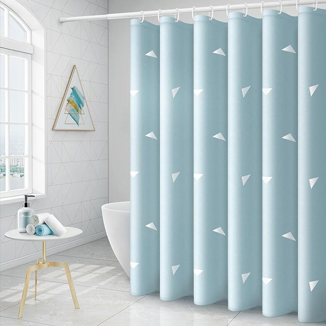 Lyseblåt badeforhæng med hvide trekanter
